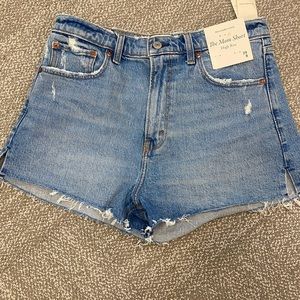 NEW WITH TAG Abercrombie and Fitch Shorts